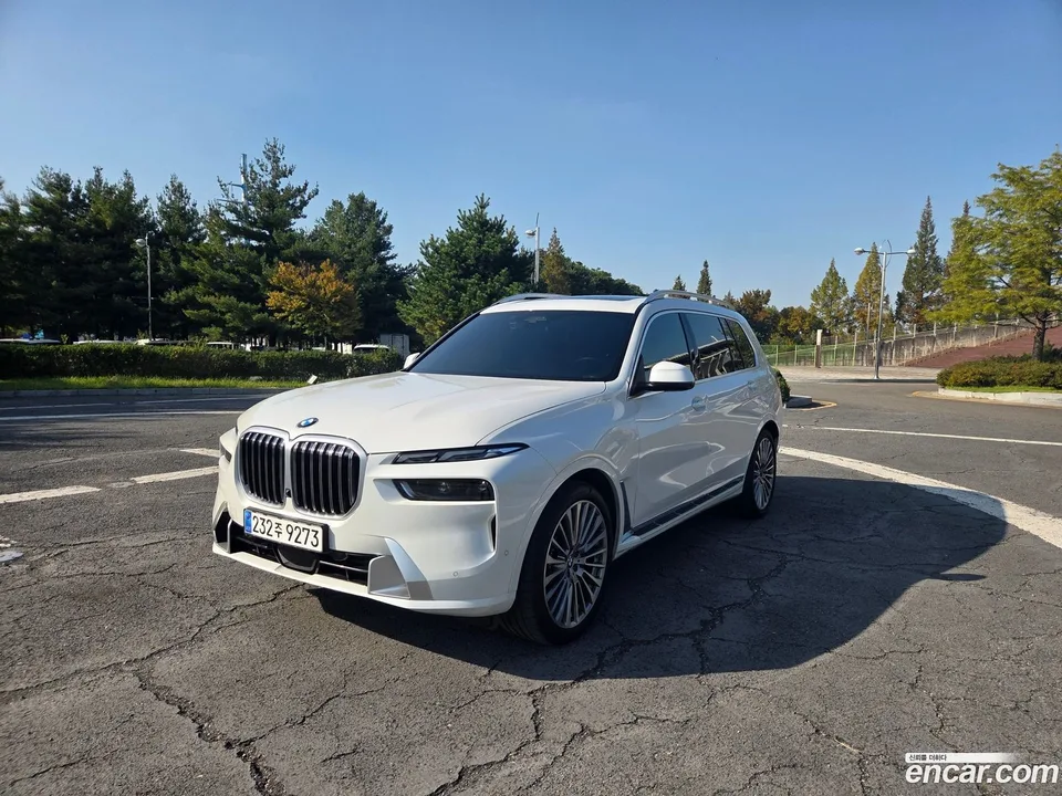 BMW X7 xDrive 40i 7 2025 — миниатюра 5
