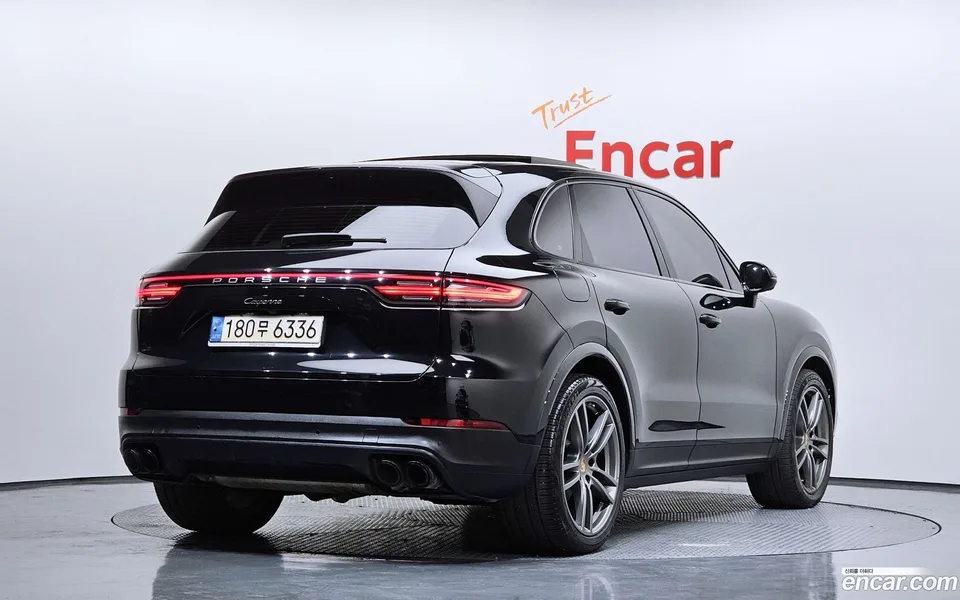 Porsche Cayenne 3.0 2022 — миниатюра 2
