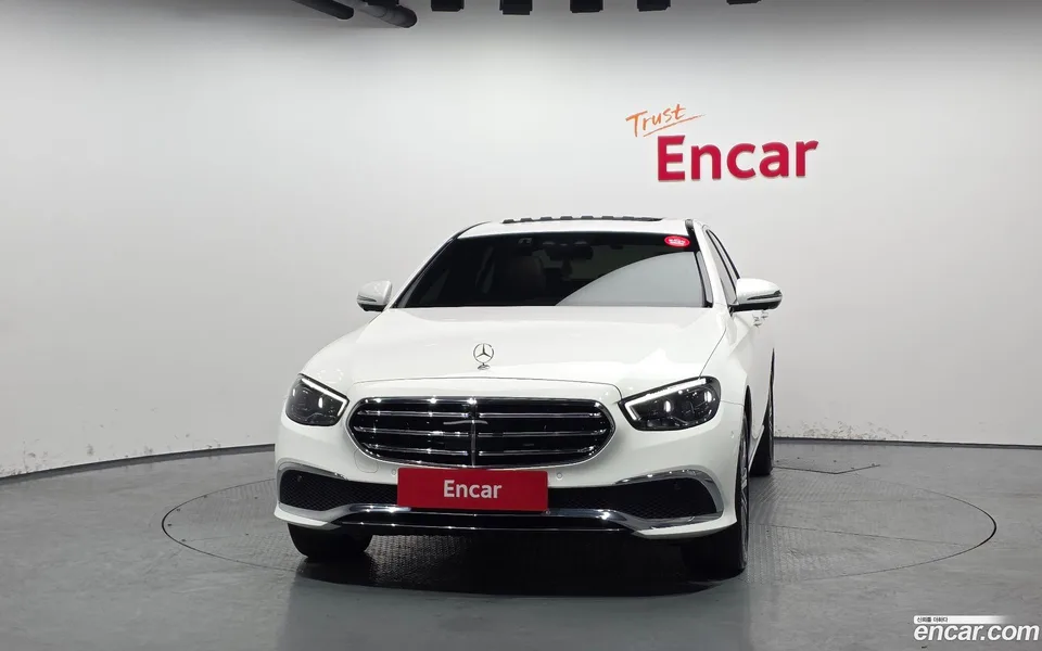 Mercedes-Benz E-Class E350 4MATIC 2023 — миниатюра 3