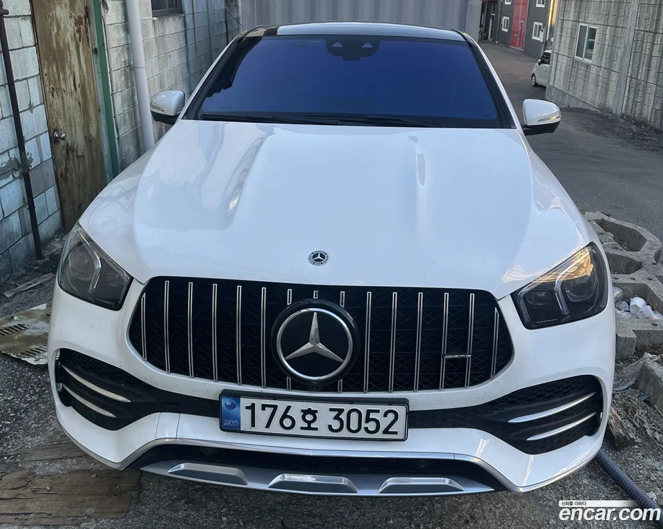 Mercedes-Benz GLE-Class GLE400d 4MATIC 2023 — фото 1, купить с доставкой в Москву
