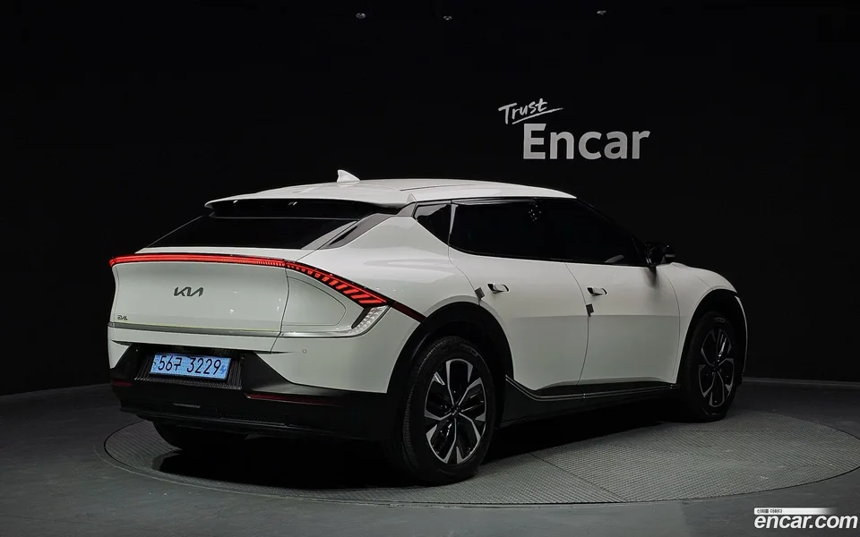 Kia EV6 2024 — миниатюра 2