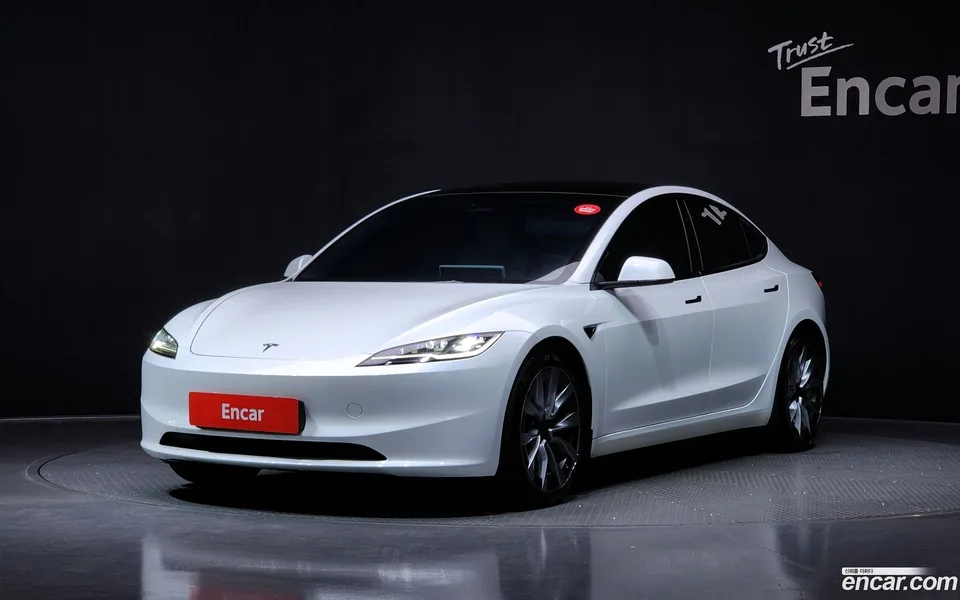 Tesla Model 3 AWD 2024 — фото 1, купить с доставкой в Москву