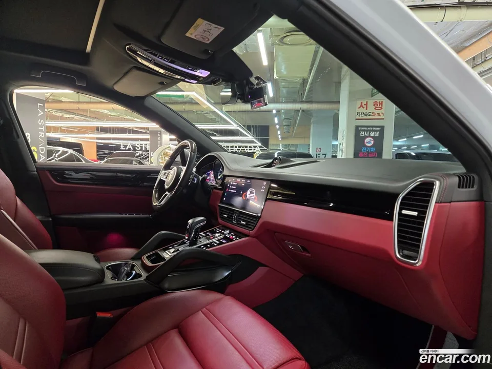 Porsche Cayenne 3.0 E- 2022 — миниатюра 5