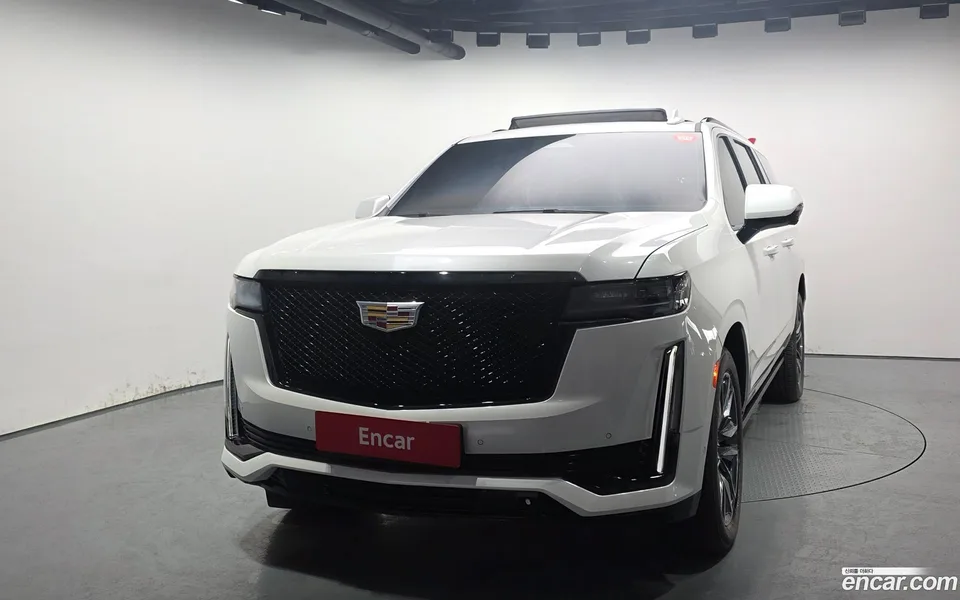 Cadillac Escalade 6.2 ESV 2023 — миниатюра 3