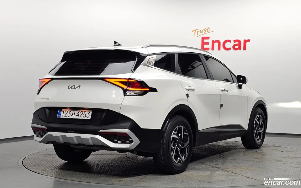 Kia Sportage 1.6 2WD 2022 — миниатюра 2
