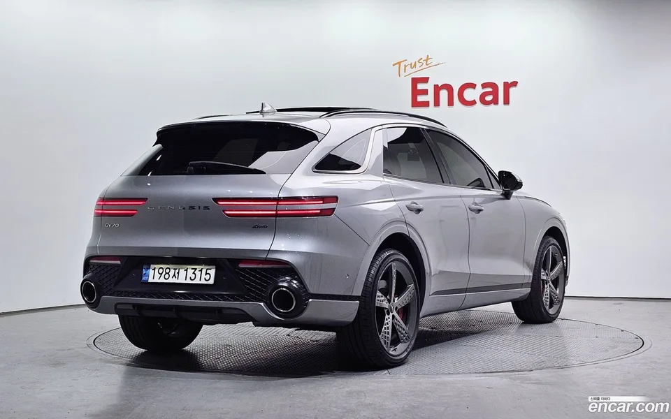 Genesis GV70 3.5T AWD 2022 — миниатюра 2