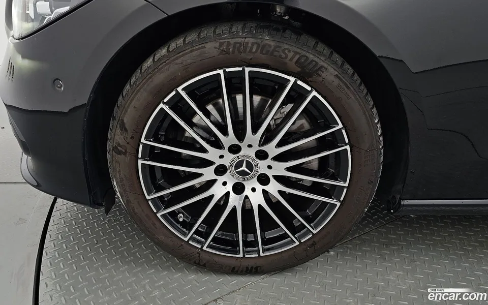 Mercedes-Benz C-Class C300 4MATIC 2024 — миниатюра 5