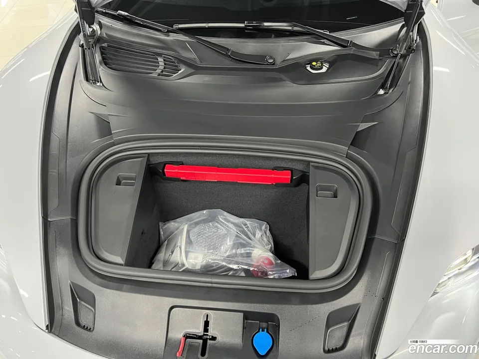 Porsche Taycan 4S 2023 — миниатюра 5