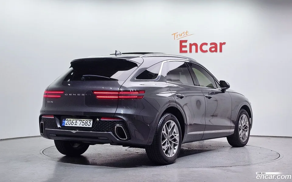 Genesis GV70 2.5T 2WD 2022 — миниатюра 2