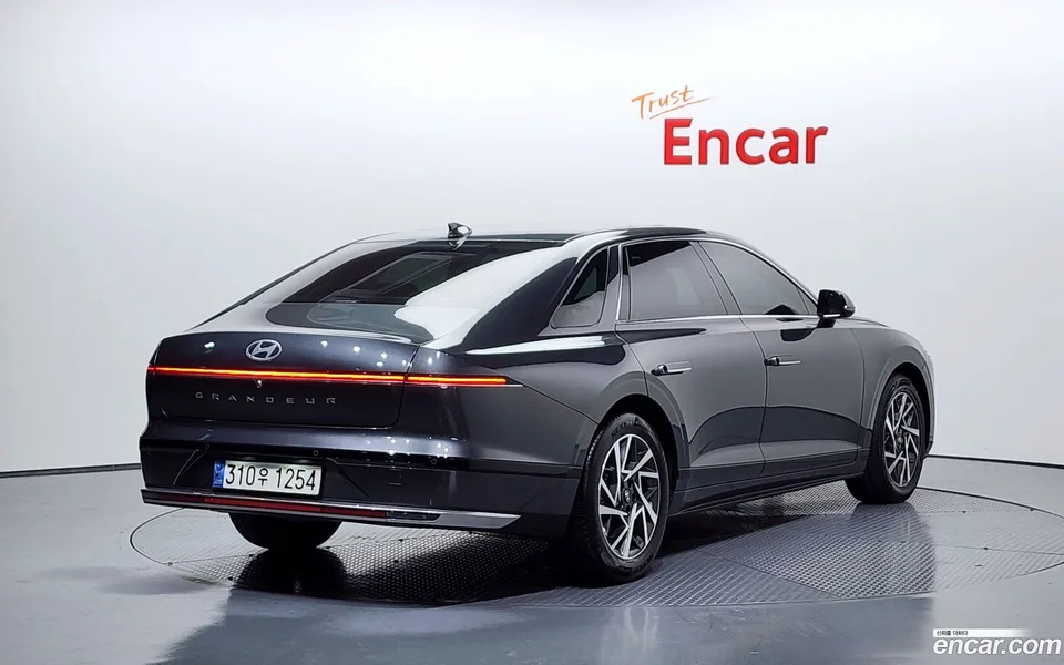 Hyundai Grandeur 2.5 2WD 2022 — миниатюра 2