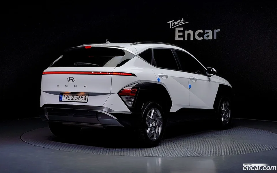 Hyundai Kona 1.6 2WD 2023 — миниатюра 2