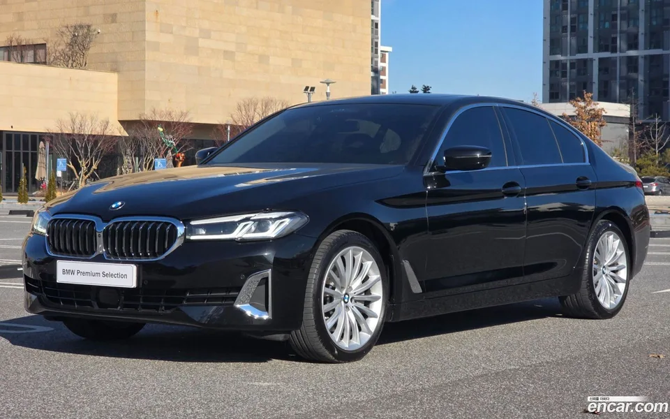 BMW 5 Series 530i xDrive 2023 — фото 1, купить с доставкой в Москву