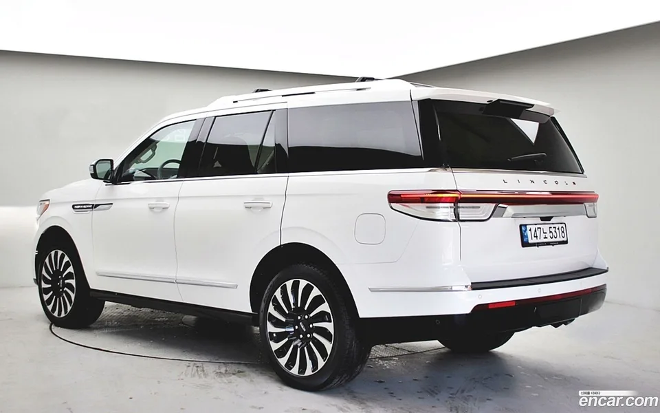 Lincoln Navigator 3.5L 2023 — миниатюра 2