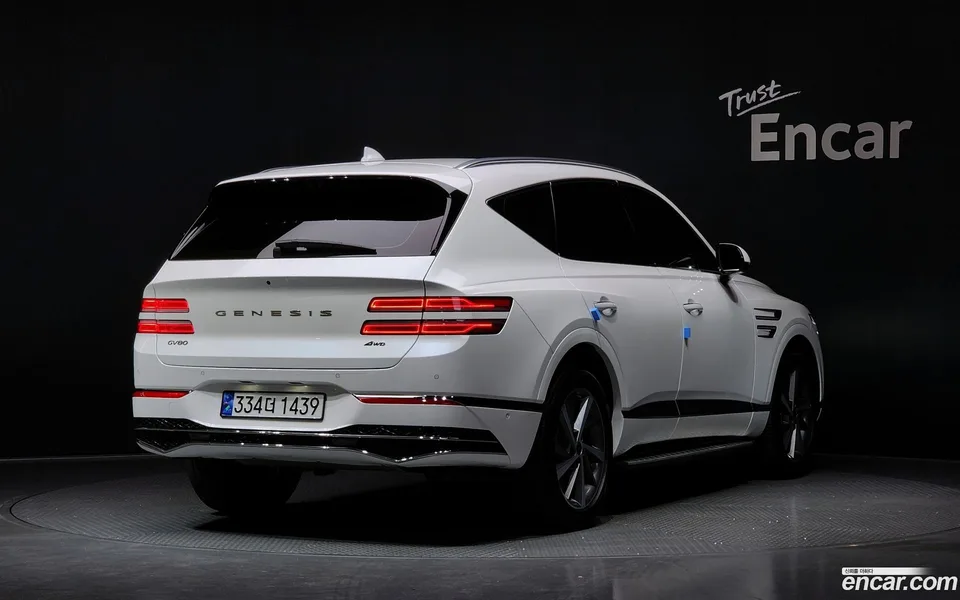 Genesis GV80 2.5T 2WD 2023 — миниатюра 2