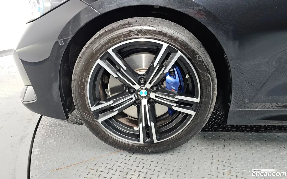 BMW 3 Series 320i M 2024 — миниатюра 5