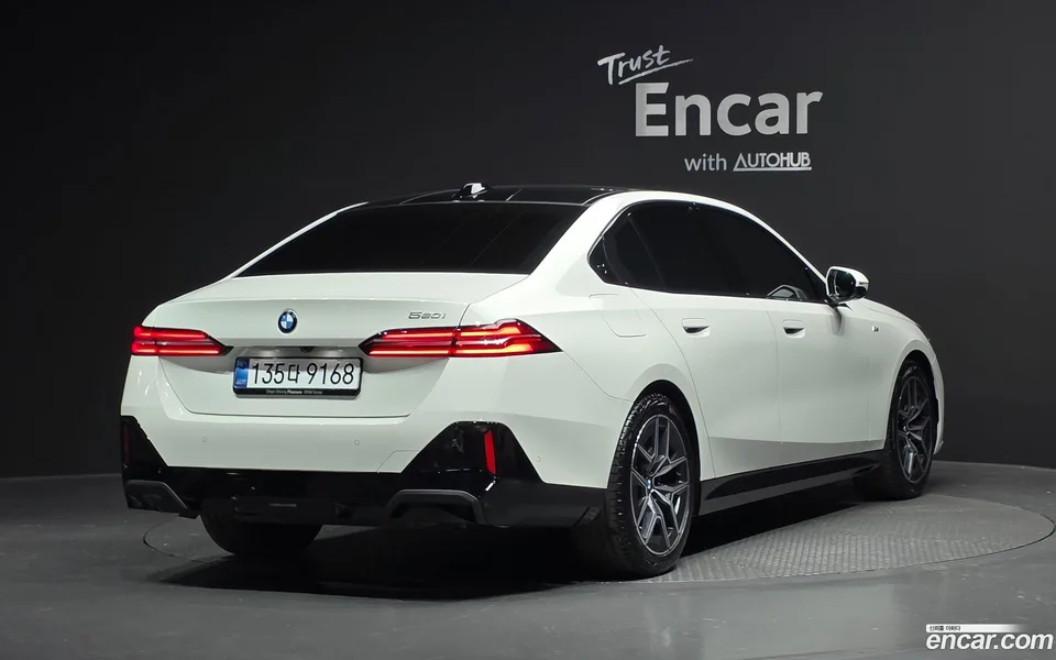 BMW 5 Series 520i M 2025 — миниатюра 2
