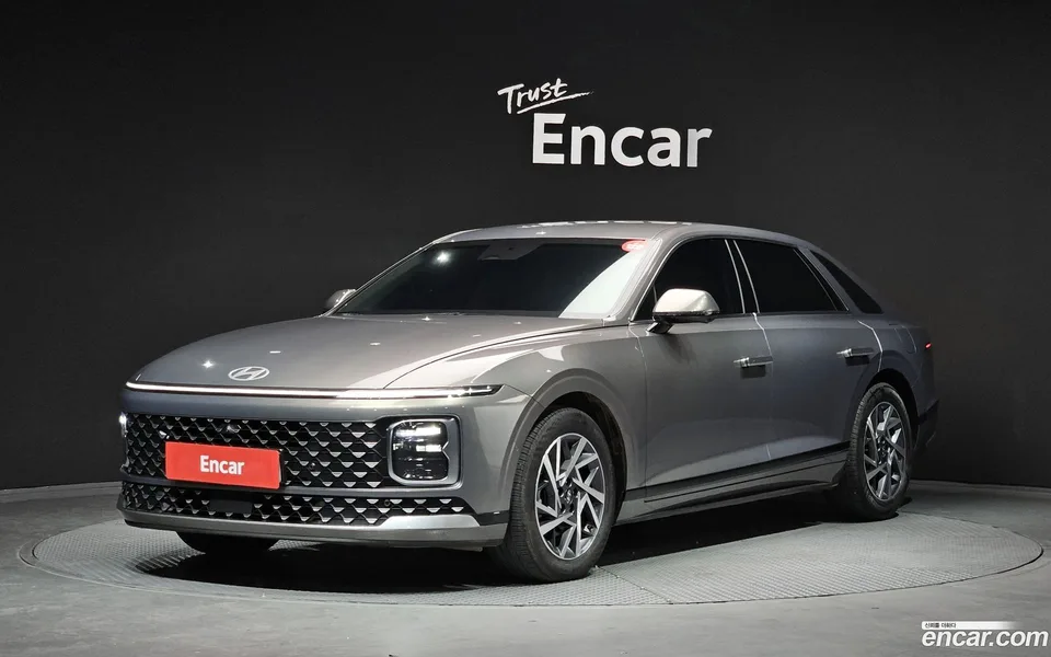 Hyundai Grandeur (GN7) 2.5 2WD 2025 — фото 1, купить с доставкой в Москву