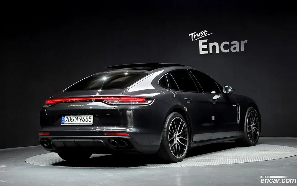 Porsche Panamera (971) 2.9 AWD E- 2023 — миниатюра 2