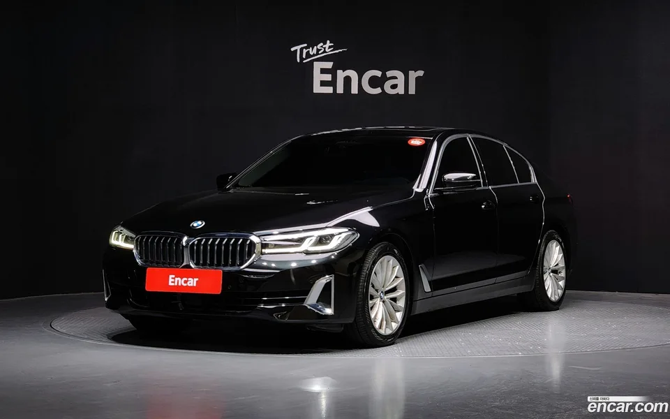 BMW 5 Series 523d xDrive 2022 — фото 1, купить с доставкой в Москву