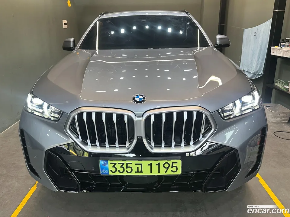 BMW X6 (G06) xDrive40i M 2025 — фото 1, купить с доставкой в Москву