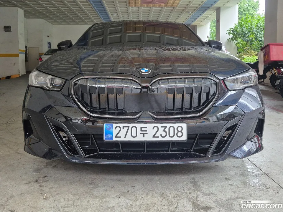 BMW 5 Series 523d M 2025 — миниатюра 2