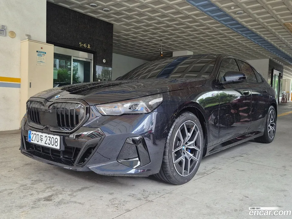 BMW 5 Series 523d M 2025 — миниатюра 3