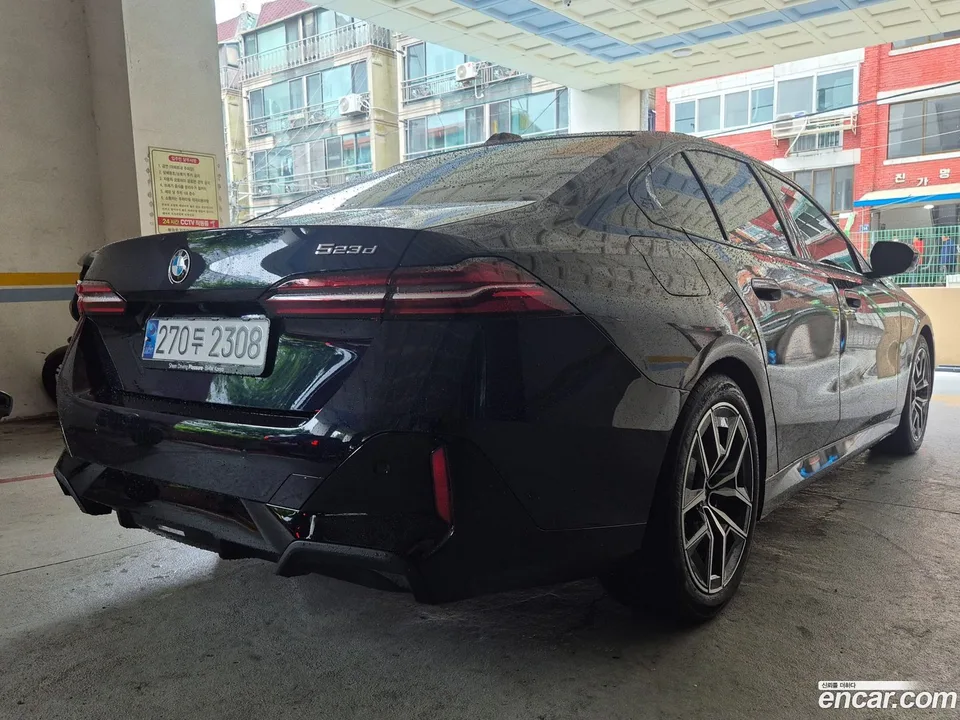 BMW 5 Series 523d M 2025 — миниатюра 4