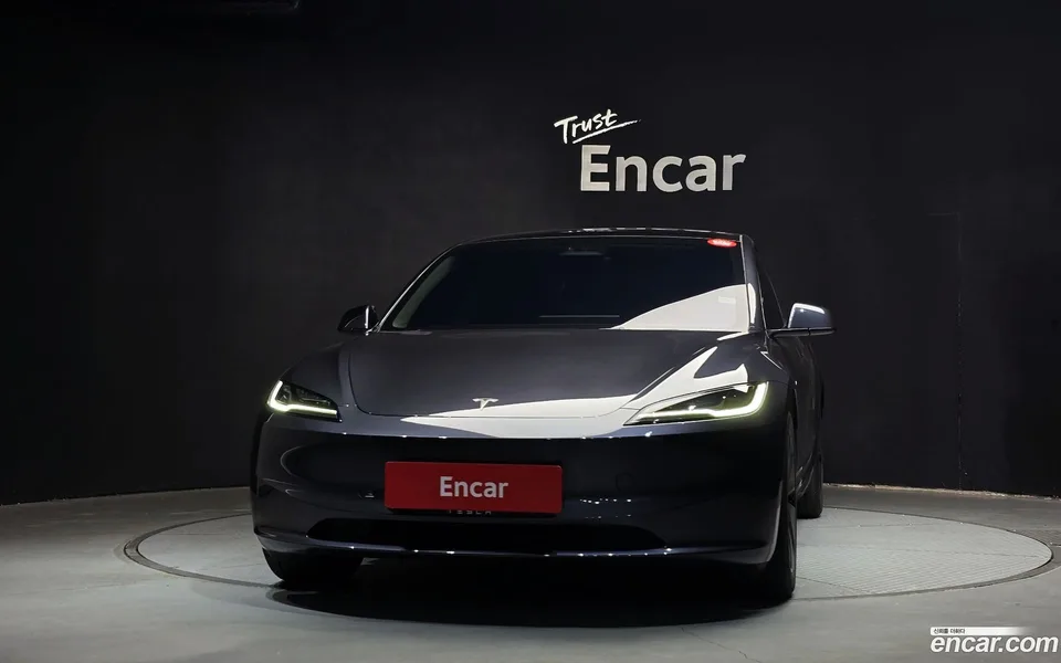 Tesla Model 3 AWD 2024 — миниатюра 3