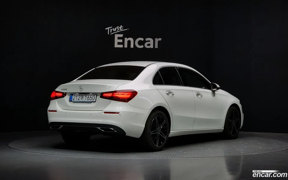 Mercedes-Benz A-Class A220 2025 — миниатюра 2