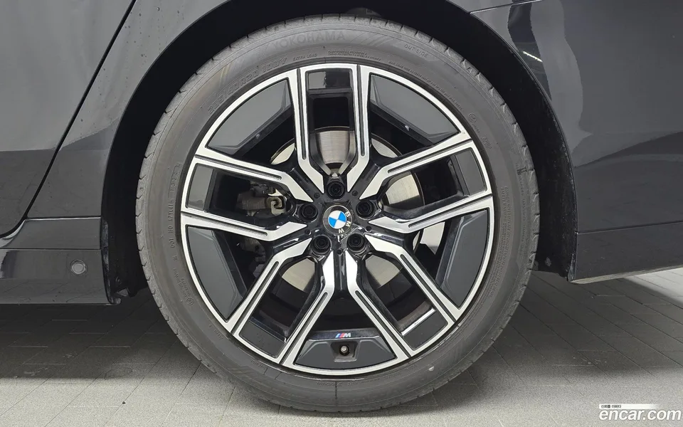 BMW 7 Series 740d xDrive M 2025 — миниатюра 5