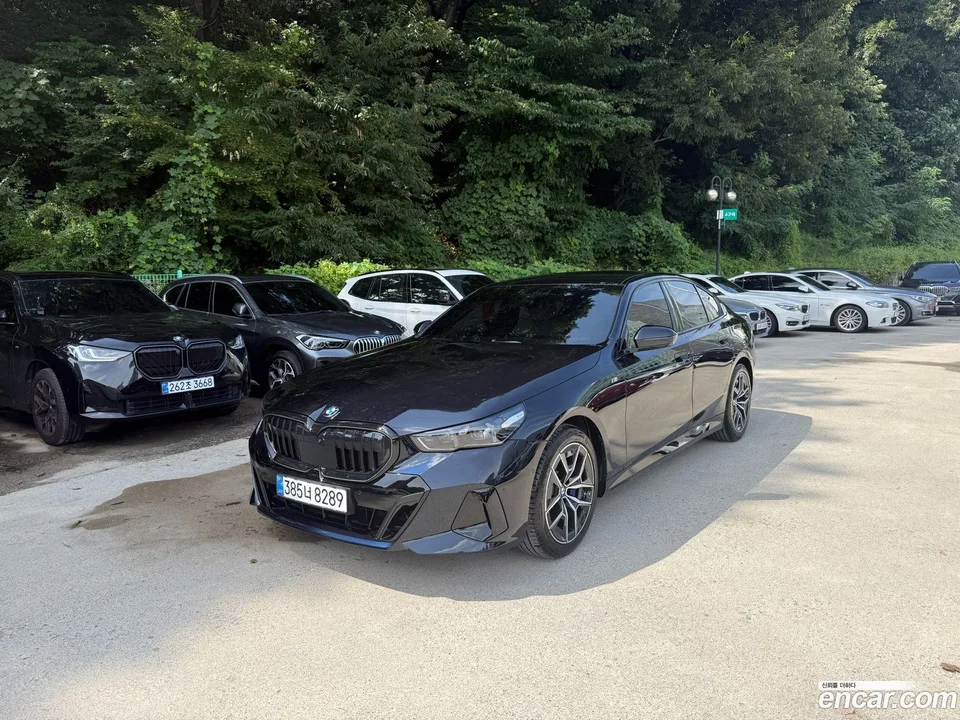 BMW 5 Series 520i M 2025 — миниатюра 2