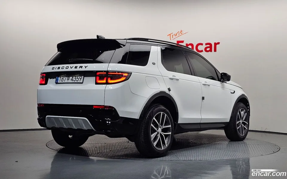 Land Rover Discovery Sport P250 SE 2024 — миниатюра 2