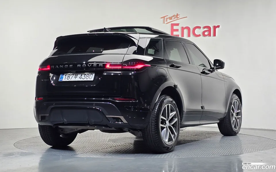 Land Rover Range Rover Evoque P250 SE 2024 — миниатюра 2