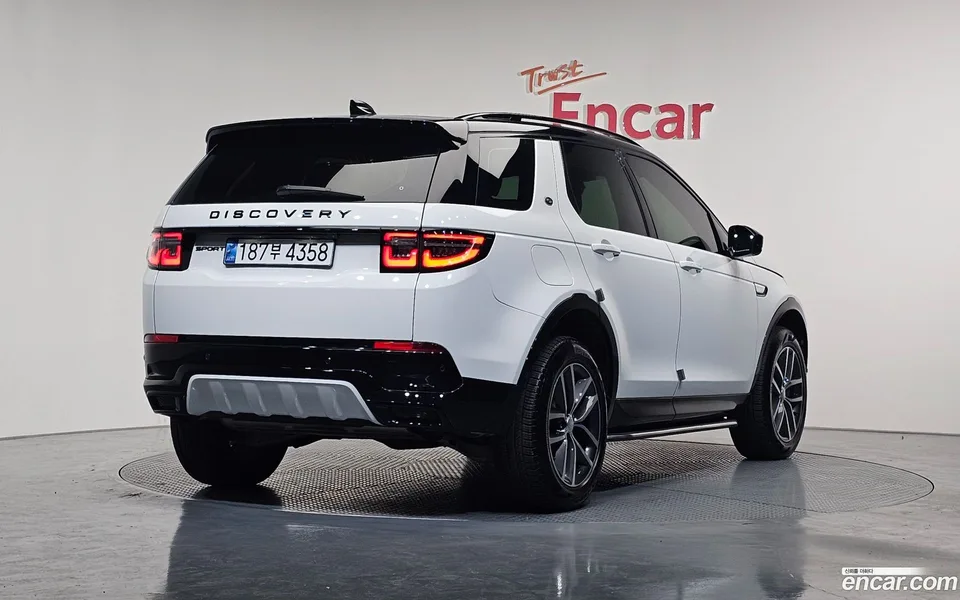 Land Rover Discovery Sport P250 SE 2024 — миниатюра 2