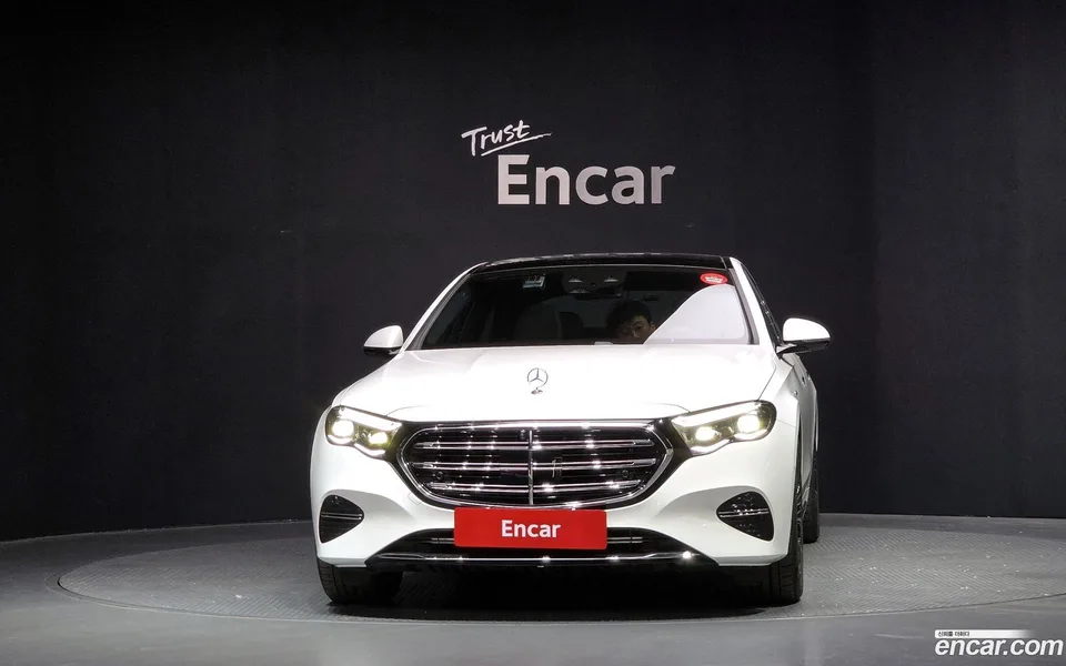 Mercedes-Benz E-Class E350e 4MATIC 2025 — миниатюра 3