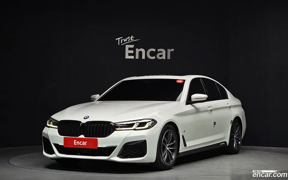 BMW 5 Series 520i M 2022 — фото 1, купить с доставкой в Москву