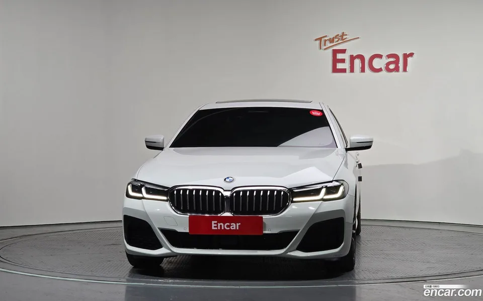 BMW 5 Series 520i M 2023 — миниатюра 3