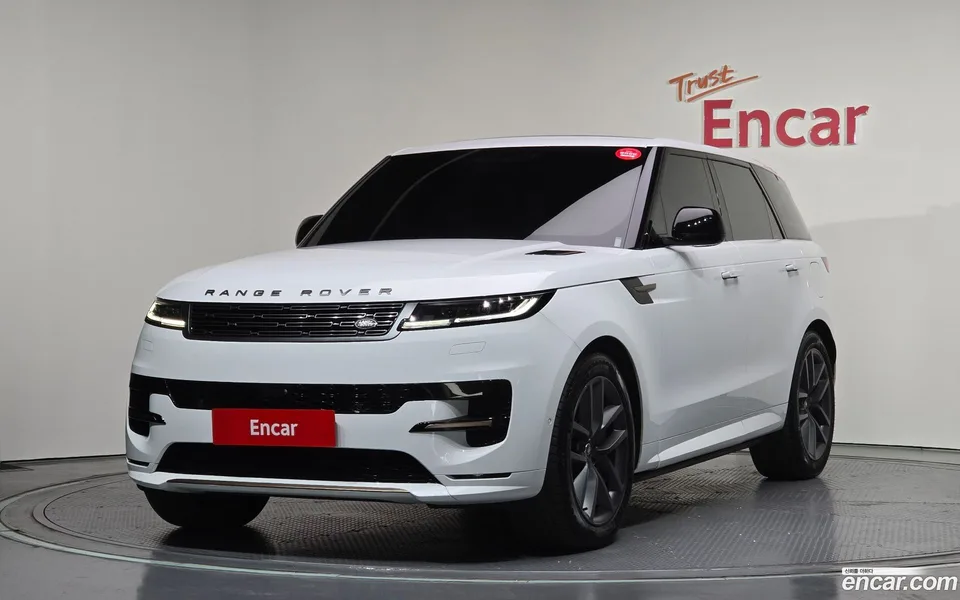 Land Rover Range Rover Sport P550E HSE 2025 — фото 1, купить с доставкой в Москву