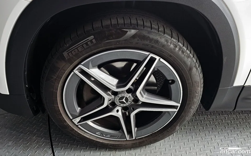 Mercedes-Benz GLB-Class GLB250 4MATIC 2022 — миниатюра 5