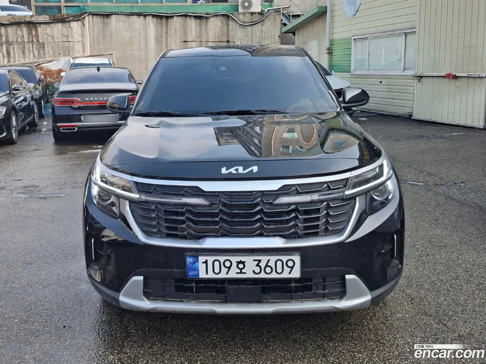 Kia Seltos 1.6 2WD 2024 — фото 1, купить с доставкой в Москву