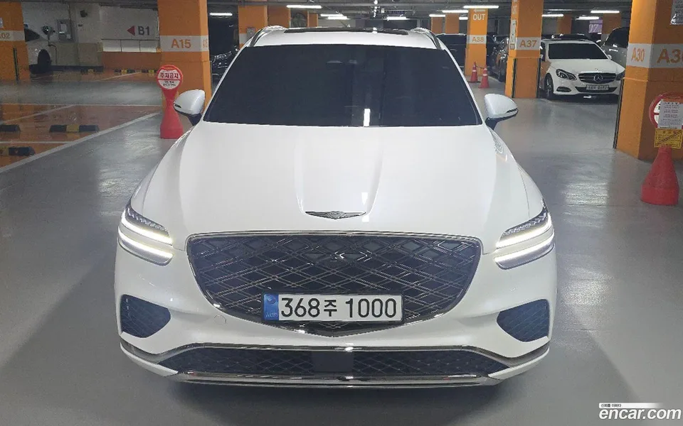 Genesis GV70 2.5T 2WD 2025 — фото 1, купить с доставкой в Москву
