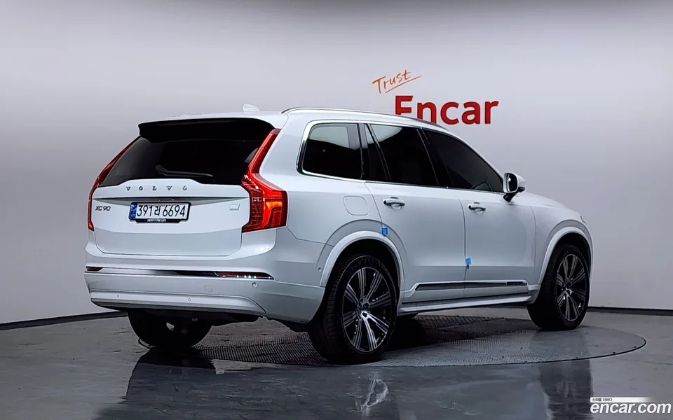 Volvo XC90 T8 2023 — миниатюра 2