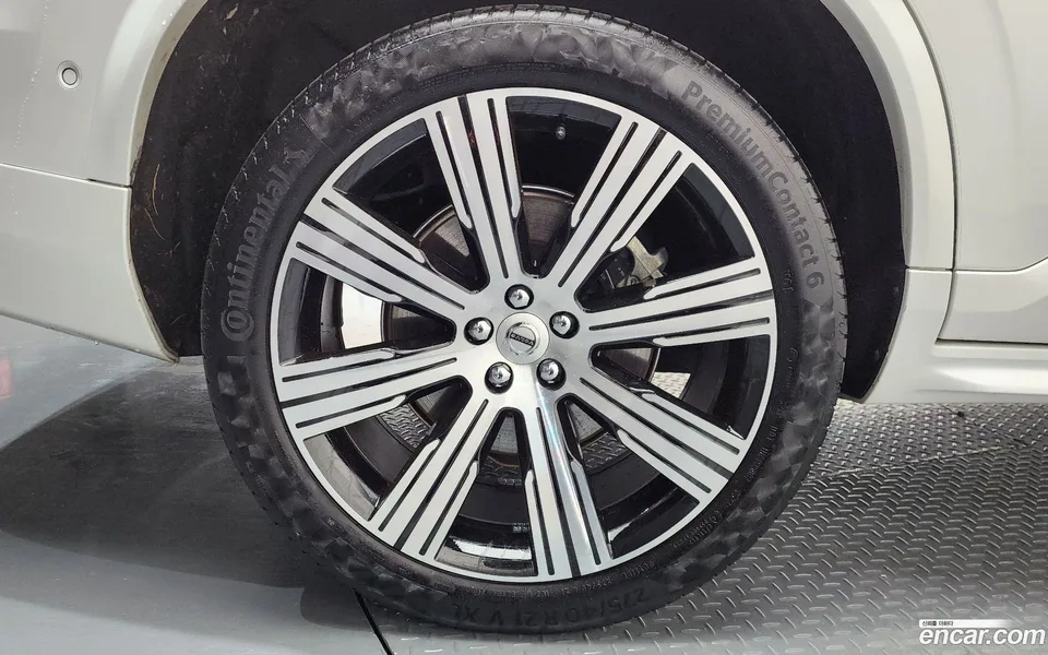 Volvo XC90 T8 2023 — миниатюра 5
