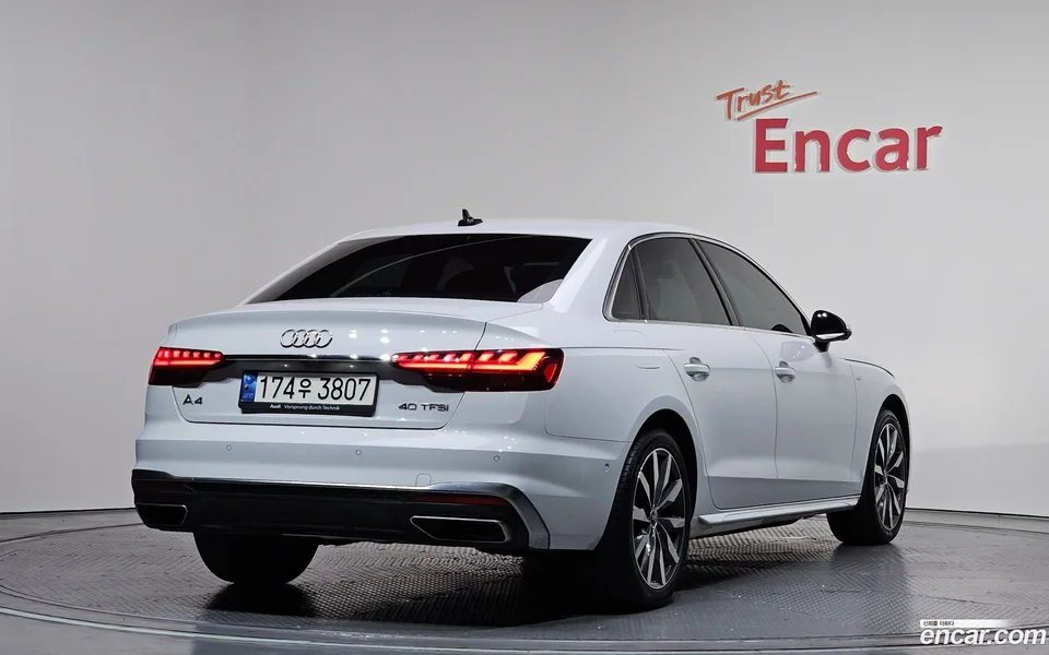 Audi A4 40 TFSI 2022 — миниатюра 2