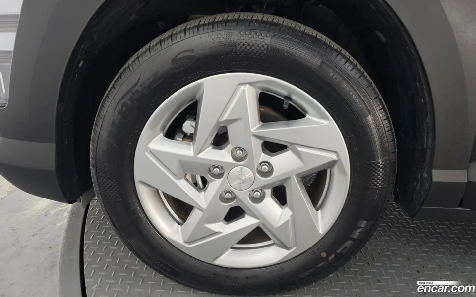 Hyundai Kona 1.6 2WD 2023 — миниатюра 5
