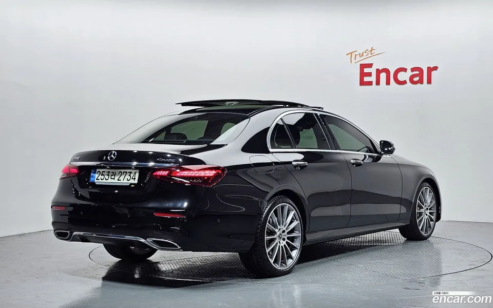 Mercedes-Benz E-Class E350 4MATIC AMG Line 2022 — миниатюра 2
