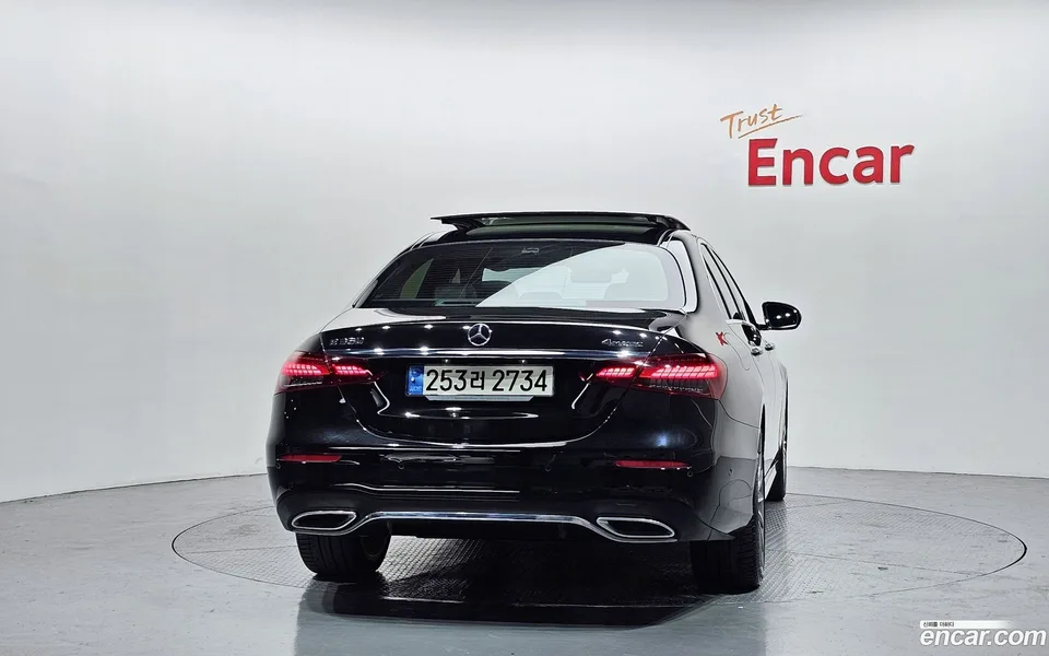 Mercedes-Benz E-Class E350 4MATIC AMG Line 2022 — миниатюра 4