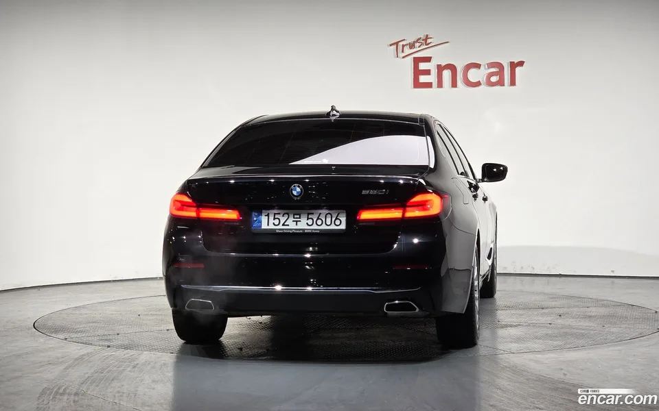 BMW 5 Series 520i 2023 — миниатюра 4