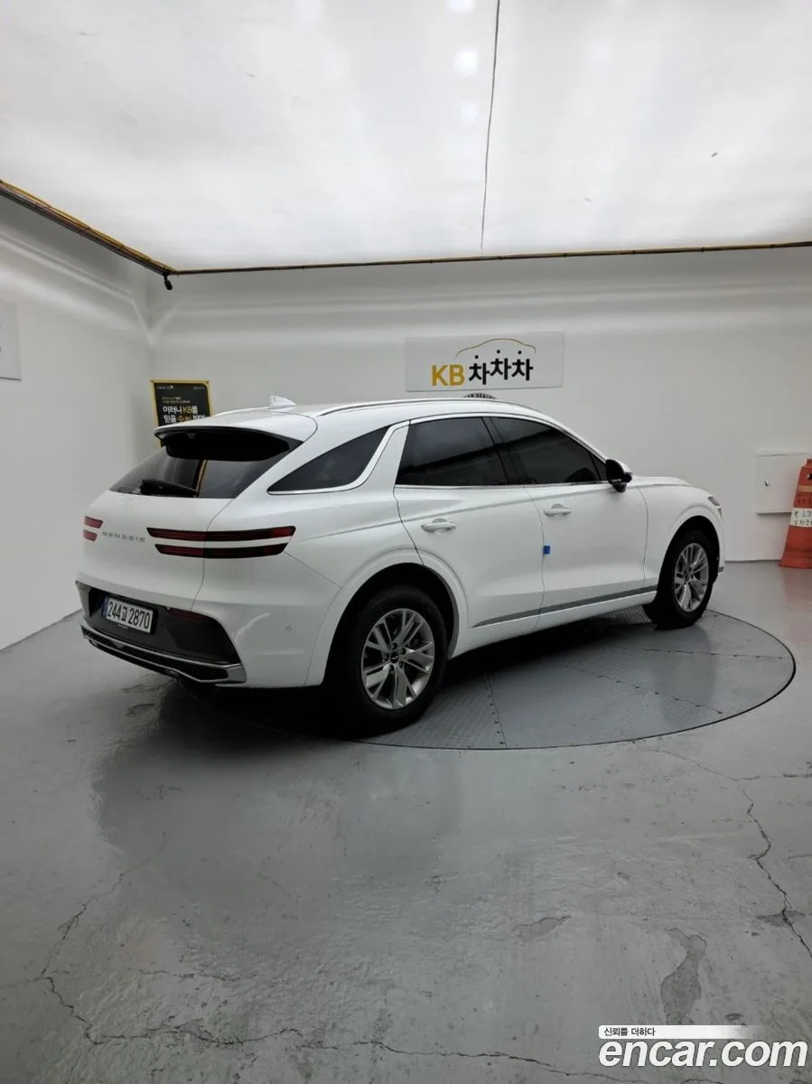 Genesis GV70 2.5T 2WD 2025 — миниатюра 2