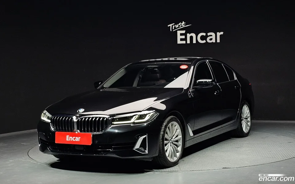 BMW 5 Series 530i 2023 — фото 1, купить с доставкой в Москву